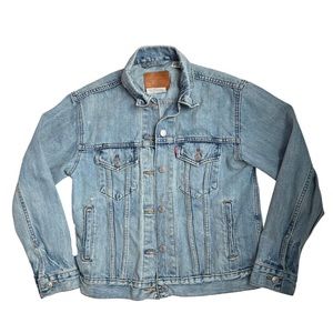 levi's denim jacket